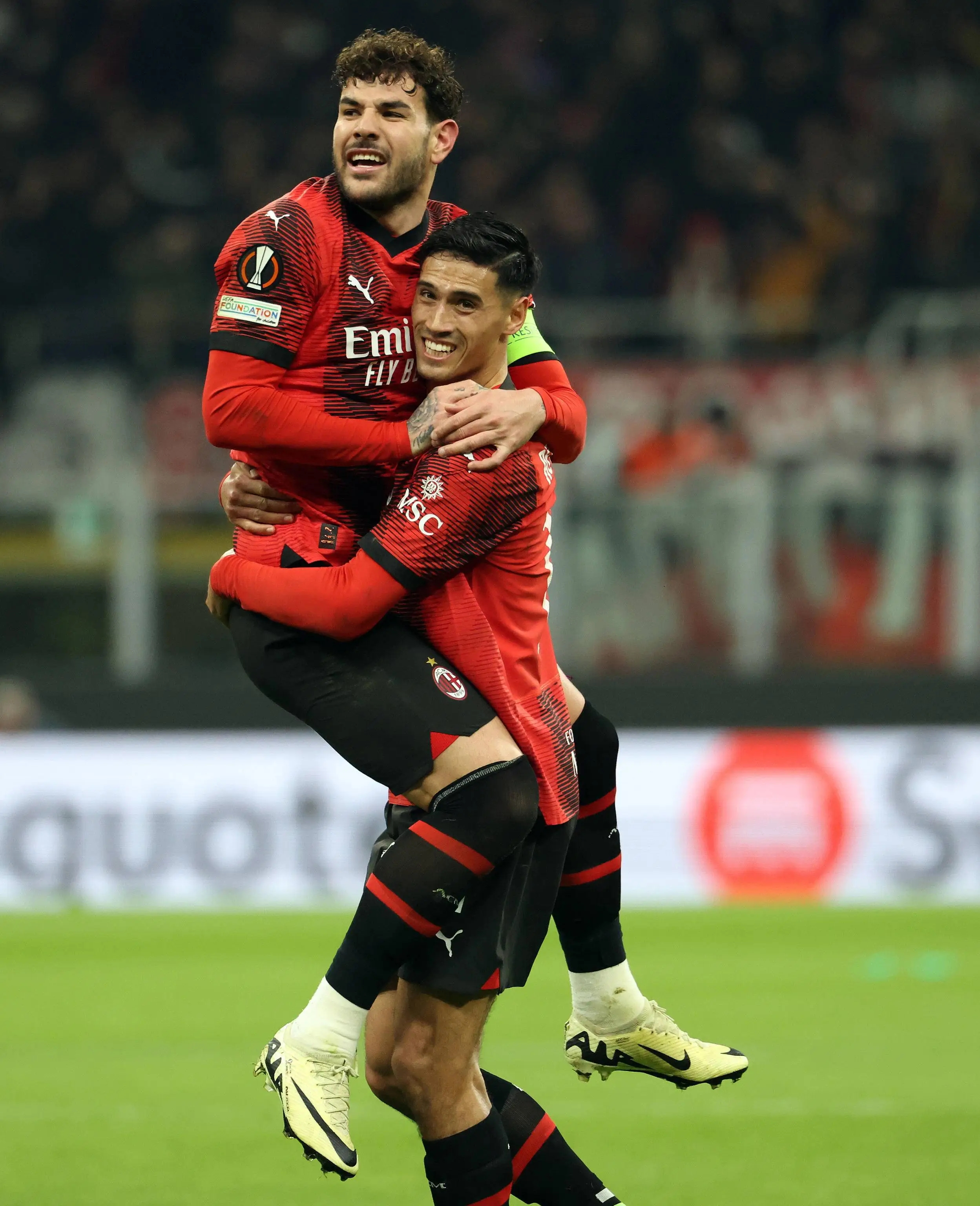 多特蒙德发布备战花絮,冲刺阶段强势反弹,西甲任务艰巨,轮换策略成焦点 多特蒙德发布备战花絮,冲刺阶段强势反弹,西甲任务艰巨,轮换策略成焦点