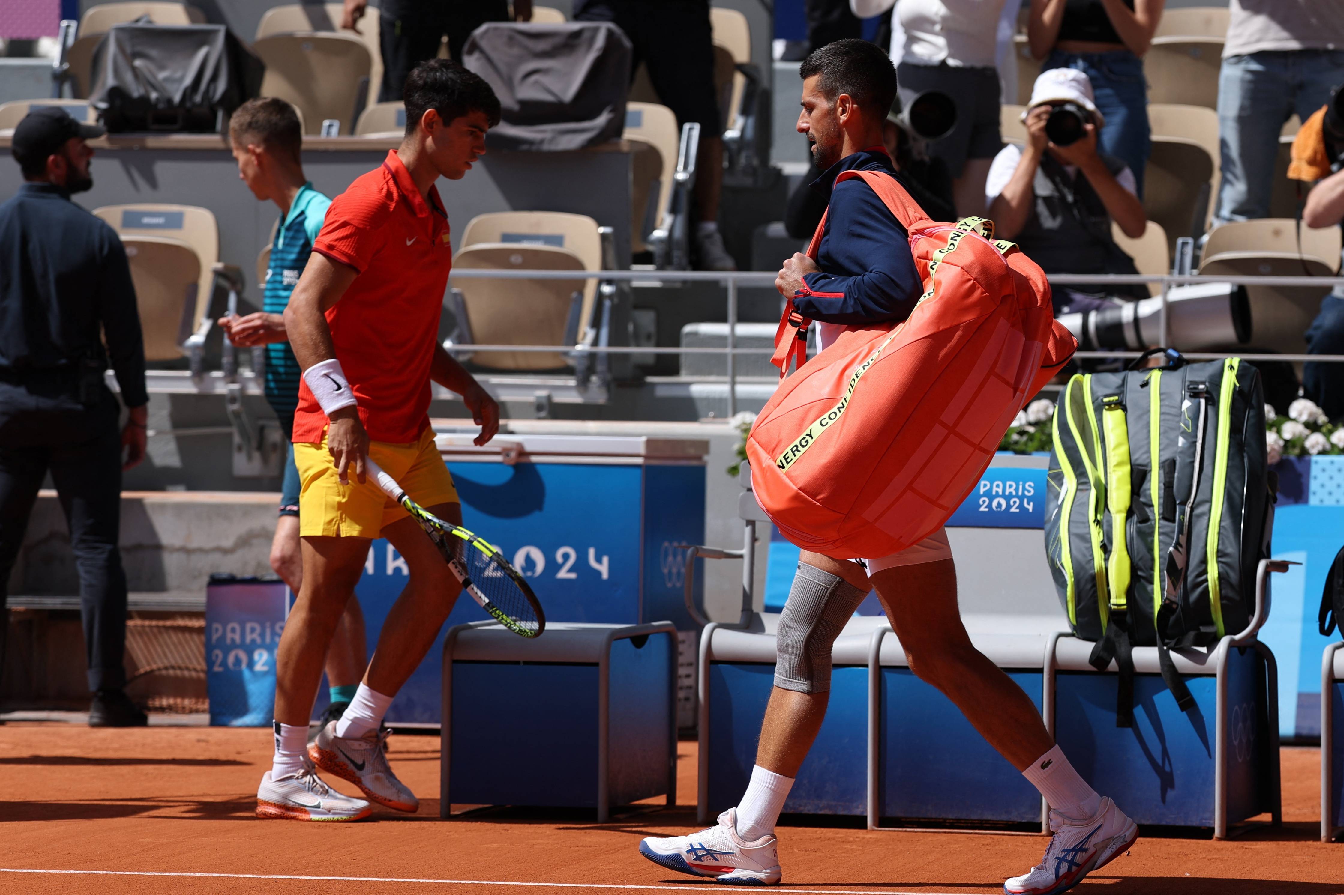 包含德约科维奇爆冷击败曼联，高光表现引爆全场！的词条