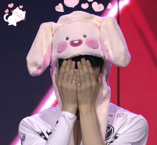 TheShy回归赛场,高光表现首场状态亮眼,拜仁观众沸腾!的简单介绍 TheShy回归赛场,高光表现首场状态亮眼,拜仁观众沸腾!的简单介绍